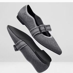 Vivaia Daphne Pointed-Toe Mary Jane Flats EUC 40 Size 9